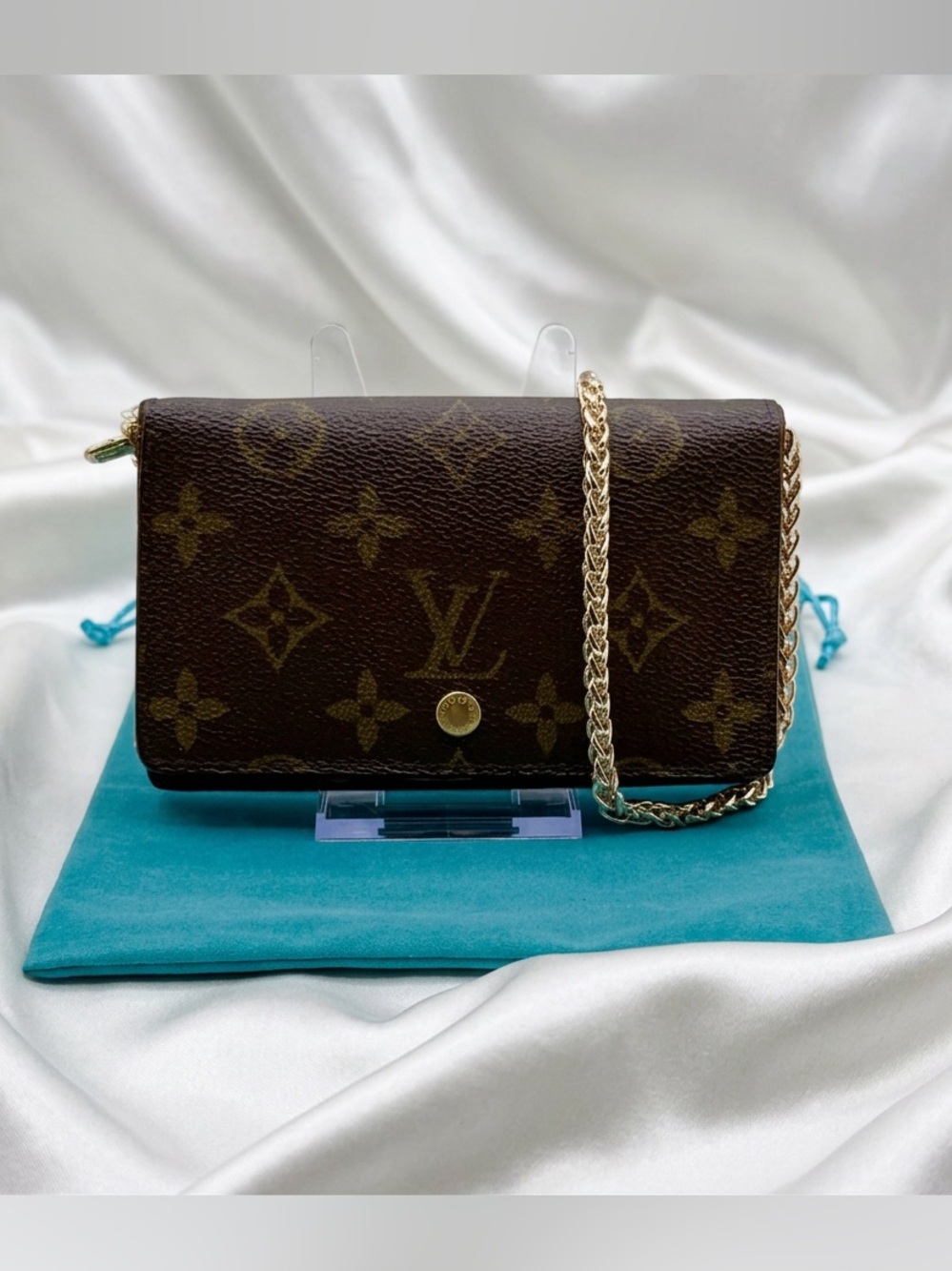 Louis Vuitton Monogram Porte-Monnaie Trésor Wallet.